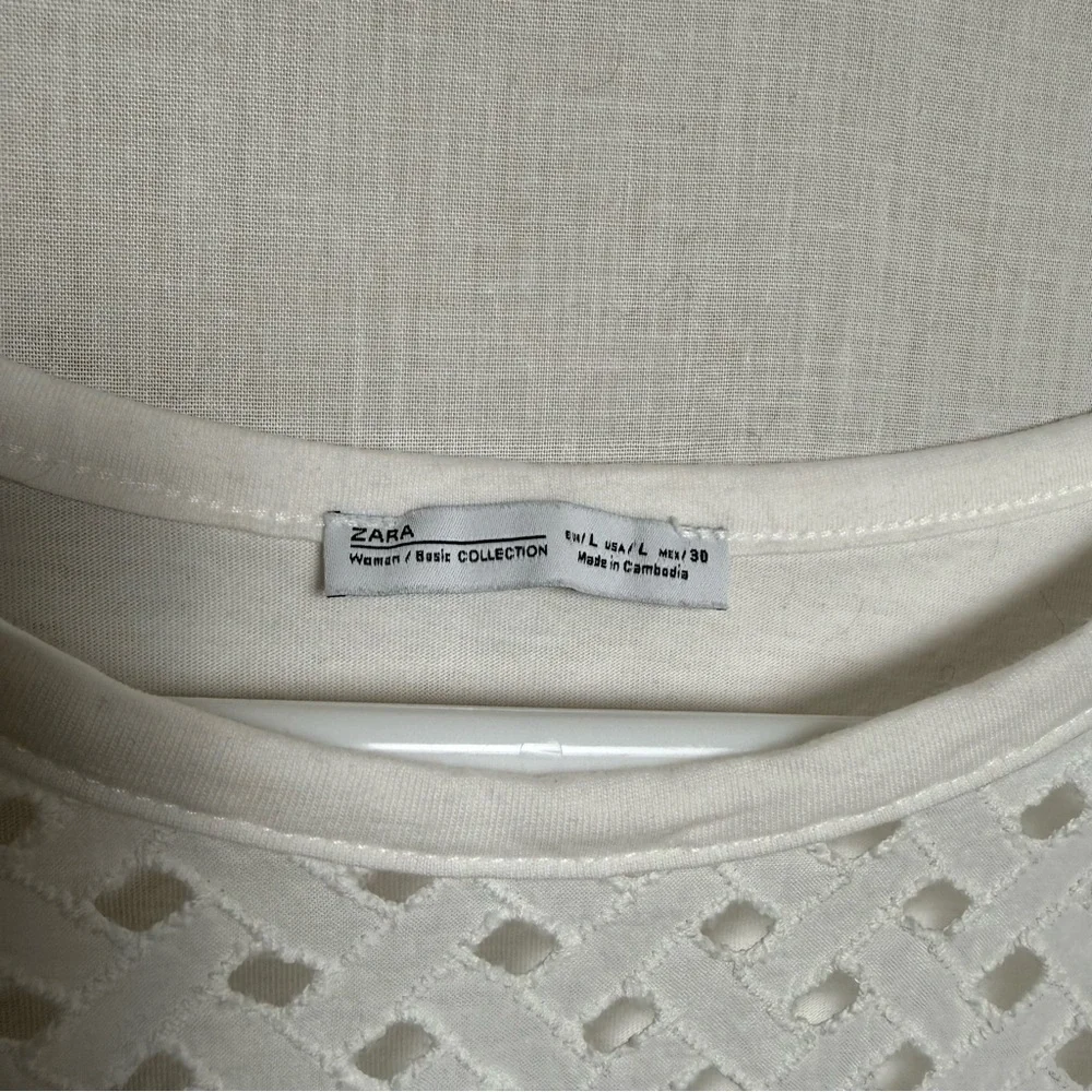 Zara White Eyelet Puff Sleeve Top Size L Cotton